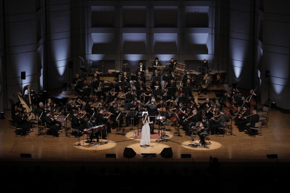 Aimer、フルオーケストラを従えた圧巻の企画ライブ「Aimer special